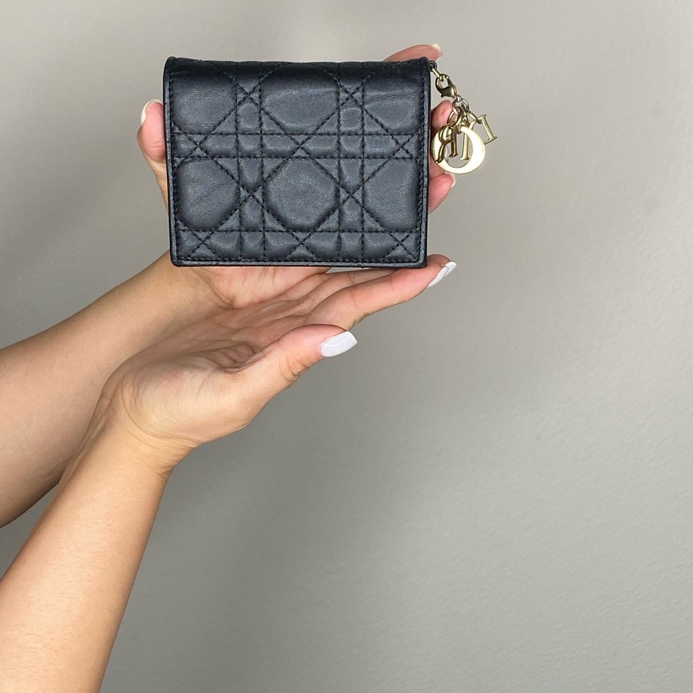 Dior wallet
